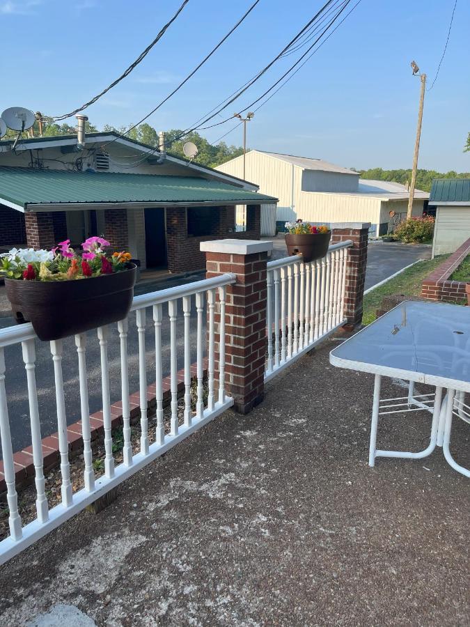 Pinetree Motel 2*
